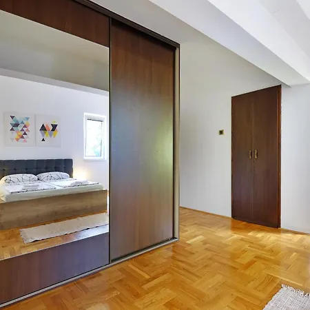 Red Tree 贝尔格莱德